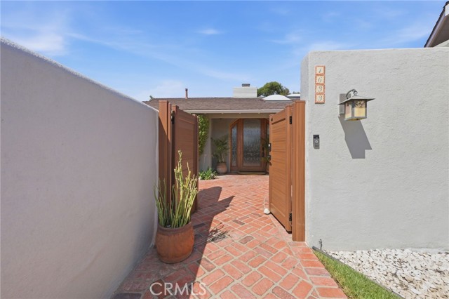 Detail Gallery Image 6 of 71 For 1633 Santiago, Newport Beach,  CA 92660 - 4 Beds | 3/1 Baths