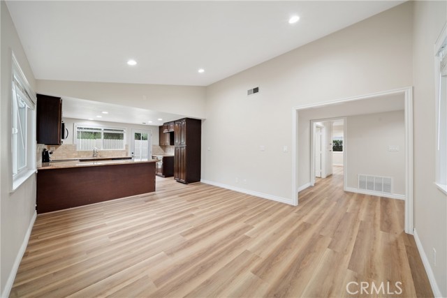 Detail Gallery Image 11 of 29 For 5665 Meadow Vista Way, Agoura Hills,  CA 91301 - 4 Beds | 2 Baths