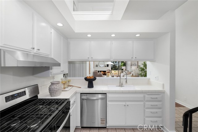 Detail Gallery Image 18 of 46 For 17202 Corbina Ln #202,  Huntington Beach,  CA 92649 - 2 Beds | 2 Baths