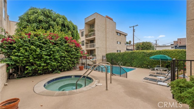 Detail Gallery Image 18 of 18 For 14521 Benefit St #102,  Sherman Oaks,  CA 91403 - 2 Beds | 2 Baths