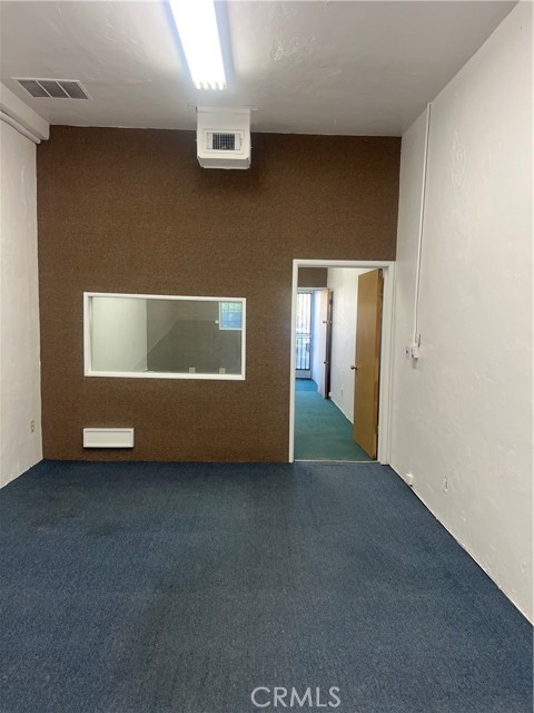 4310 W Victory Boulevard, Burbank, California 91505, ,Commercial Lease,For Rent,4310 W Victory Boulevard,CRBB25020071