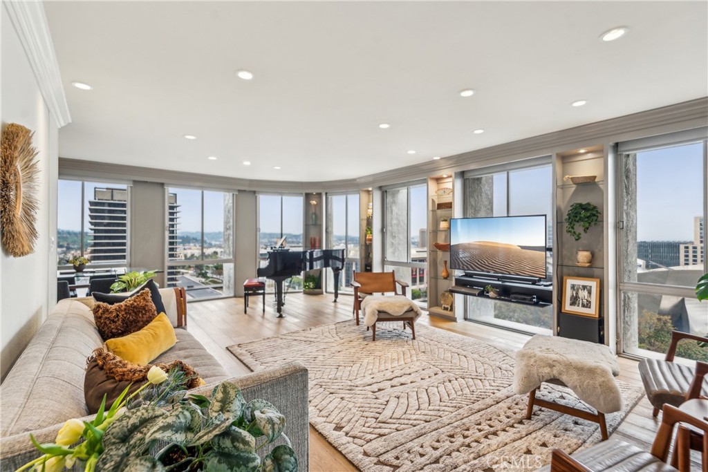 800 W 1st Street #1803
