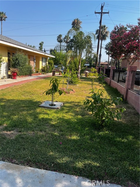 4417 N Mayfield Avenue, San Bernardino CA: https://media.crmls.org/medias/b46a99a6-c636-44e1-856a-9e7f3f2a1659.jpg