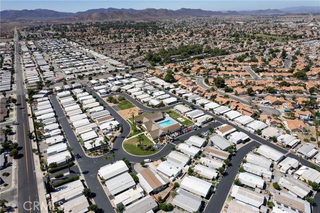 575 S Lyon, Hemet CA: https://media.crmls.org/medias/b46c3a5d-7184-4a82-aa2d-719bfbbda7c3.jpg