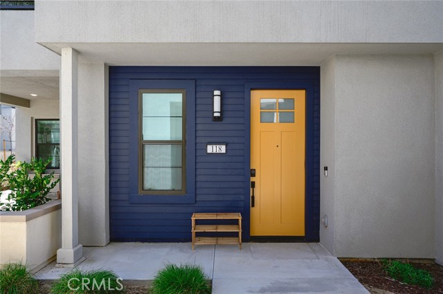 Detail Gallery Image 4 of 39 For 118 Yugen, Irvine,  CA 92618 - 4 Beds | 3/1 Baths