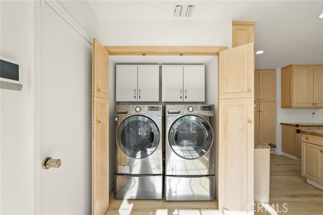 Detail Gallery Image 21 of 52 For 20171 Allentown, Woodland Hills,  CA 91364 - 3 Beds | 4 Baths