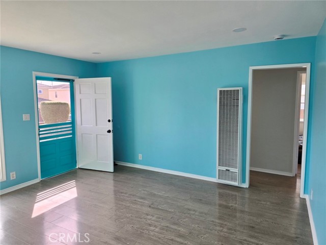 Detail Gallery Image 2 of 7 For 1109 Goodman Ave, Redondo Beach,  CA 90278 - 2 Beds | 1 Baths