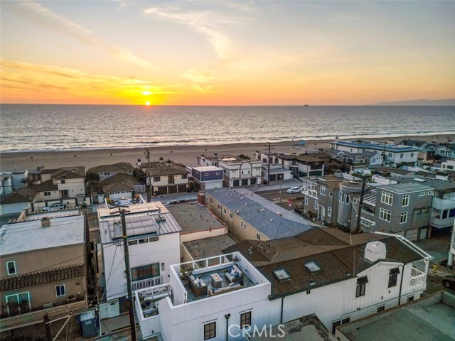 120 28th Street, Hermosa Beach, California 90254, 5 Bedrooms Bedrooms, ,4 BathroomsBathrooms,Residential,Sold,28th,SB23204315