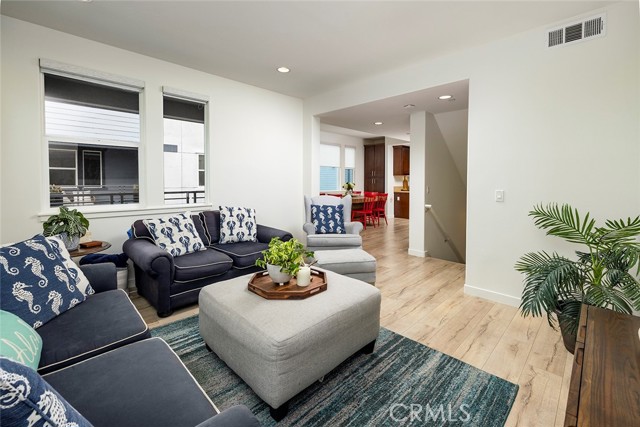 Image 3 for 2070 Maple Ave #F, Costa Mesa, CA 92627