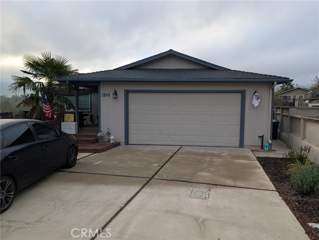 Detail Gallery Image 2 of 7 For 1944 Brook Ln, Paso Robles,  CA 93446 - 3 Beds | 2 Baths