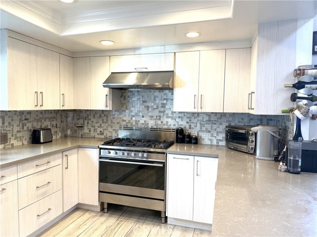 Detail Gallery Image 8 of 27 For 5156 Campo, Woodland Hills,  CA 91364 - 4 Beds | 4 Baths