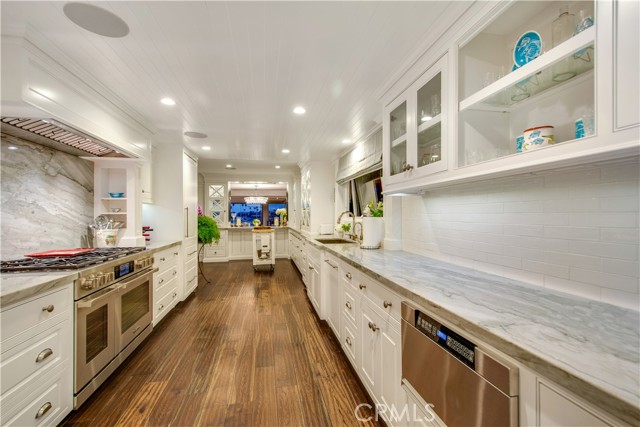 Detail Gallery Image 14 of 61 For 815 via Lido Soud, Newport Beach,  CA 92663 - 5 Beds | 5/1 Baths