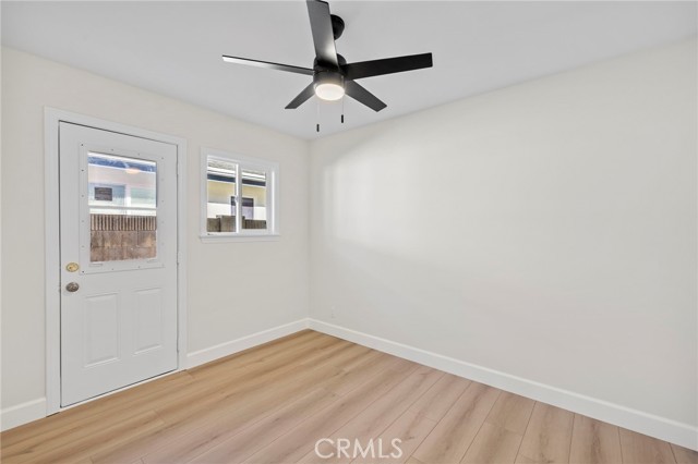 9351 Leilani Dr, Huntington Beach CA: https://media.crmls.org/medias/b46e225f-680c-44ce-860c-8bf64dc0259d.jpg
