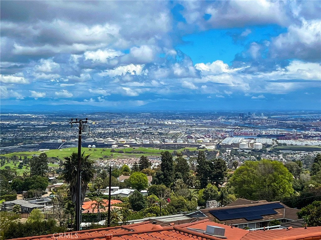 https://media.crmls.org/medias/b46e6090-d4a8-4d88-bb35-3f60df8cef94.jpg?preset=X-Large