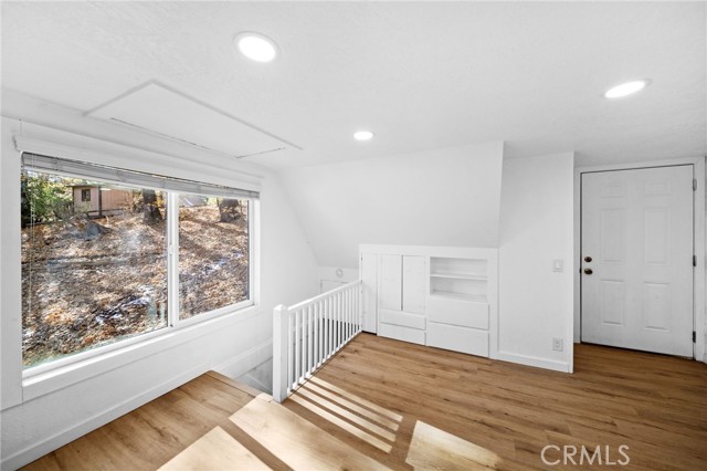 180 Glen Avon Dr, Cedar Glen, CA 92407