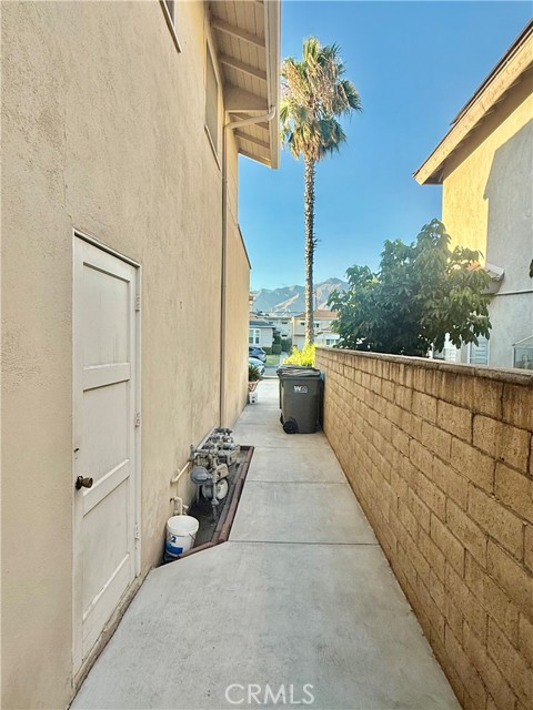 1150 Okoboji Drive, Arcadia CA: https://media.crmls.org/medias/b46f24c2-4fb3-4ad4-9bb7-bf39f437d202.jpg