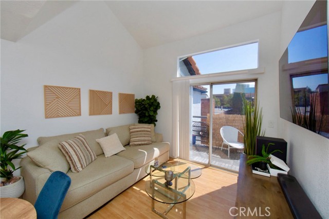 Detail Gallery Image 7 of 29 For 327 Chestnut Ave #310,  Long Beach,  CA 90802 - 1 Beds | 1 Baths