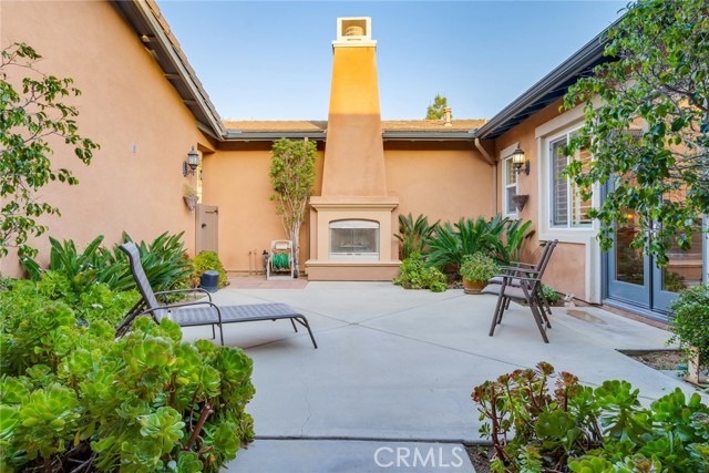 Detail Gallery Image 6 of 40 For 650 Crystal Mountain Cir, Riverside,  CA 92506 - 4 Beds | 3/1 Baths