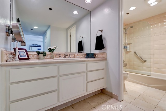 Double sinks in master bathroom