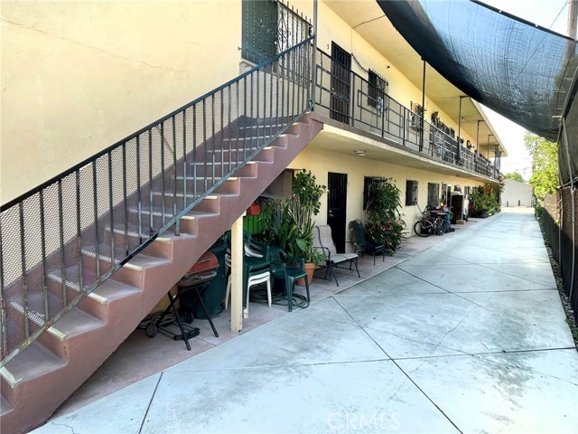 4346 Union Pacific Avenue, Los Angeles CA: https://media.crmls.org/medias/b472e5ca-e970-45c7-a7d5-f5c4da4c491a.jpg