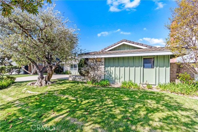 Detail Gallery Image 4 of 8 For 1907 Leeward, Newport Beach,  CA 92660 - 4 Beds | 2/1 Baths