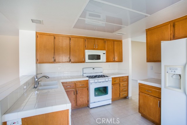 Detail Gallery Image 11 of 37 For 8984 Sage, Rancho Cucamonga,  CA 91701 - 4 Beds | 2/1 Baths