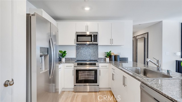 Detail Gallery Image 3 of 21 For 14261 Clemson St, Hesperia,  CA 92345 - 4 Beds | 2 Baths