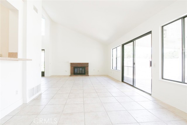 21395 Via Del Lobo, Yorba Linda CA: https://media.crmls.org/medias/b4756c29-bfb9-4cfd-a5be-be974b5732dd.jpg