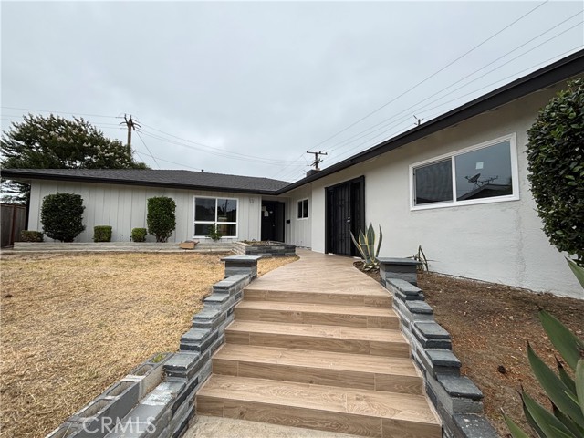 Detail Gallery Image 2 of 13 For 3202 Montana Ave, Costa Mesa,  CA 92626 - 4 Beds | 2 Baths
