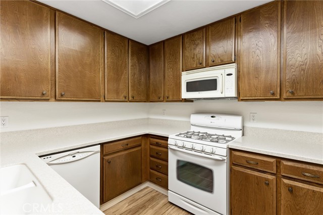 Detail Gallery Image 14 of 29 For 1580 Lisa Ln, Redlands,  CA 92374 - 2 Beds | 2 Baths