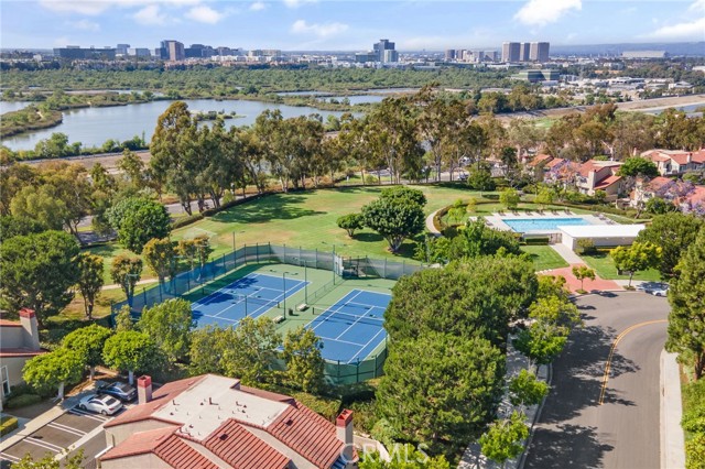 164 Stanford Court, Irvine CA: https://media.crmls.org/medias/b4787941-ff8a-4f5d-a55e-74cae3b2c0be.jpg