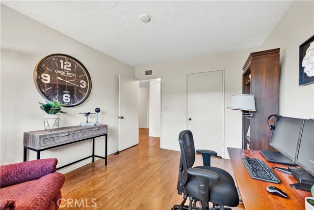 Detail Gallery Image 31 of 47 For 10924 Nighthawk Circle, Fountain Valley,  CA 92708 - 4 Beds | 2/1 Baths