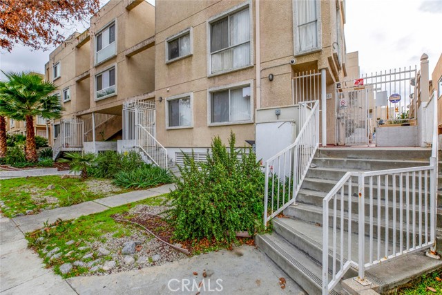 Detail Gallery Image 2 of 44 For 116 W Maple St #9,  Glendale,  CA 91204 - 3 Beds | 2 Baths