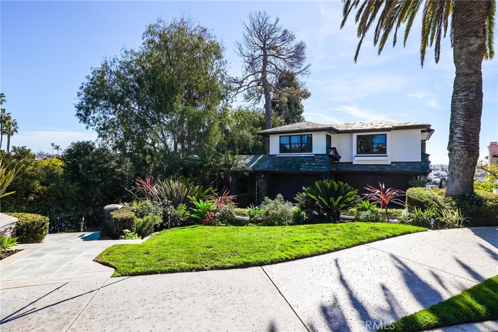 2907 Cliff Drive