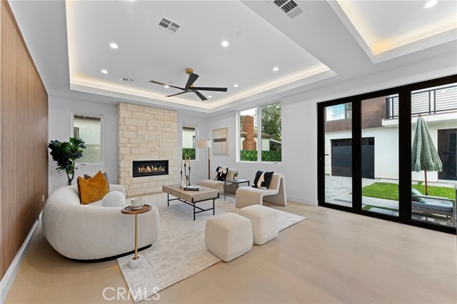 Detail Gallery Image 7 of 70 For 3932 S Minerva Ave, Los Angeles,  CA 90066 - 6 Beds | 6/1 Baths