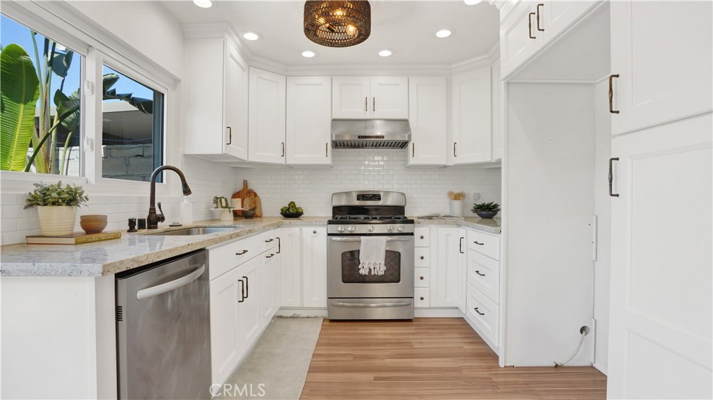2160 W Wellington Circle