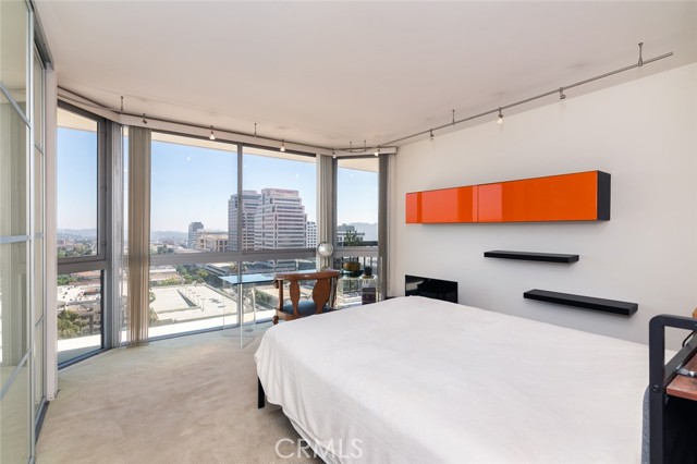 222 Monterey Road, Glendale CA: https://media.crmls.org/medias/b47cc202-8a07-4324-87df-5e78ffe03b85.jpg