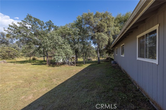 4372 Woodview Lane, Mariposa CA: https://media.crmls.org/medias/b47d0b69-2144-437f-8426-7944b87d8ab7.jpg