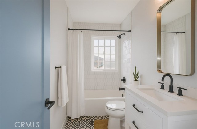 Detail Gallery Image 18 of 21 For 17952 Caledonia, Huntington Beach,  CA 92647 - 4 Beds | 2/1 Baths