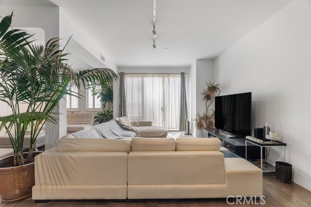 Detail Gallery Image 7 of 25 For 1817 Prosser Ave #503,  Los Angeles,  CA 90025 - 2 Beds | 2 Baths