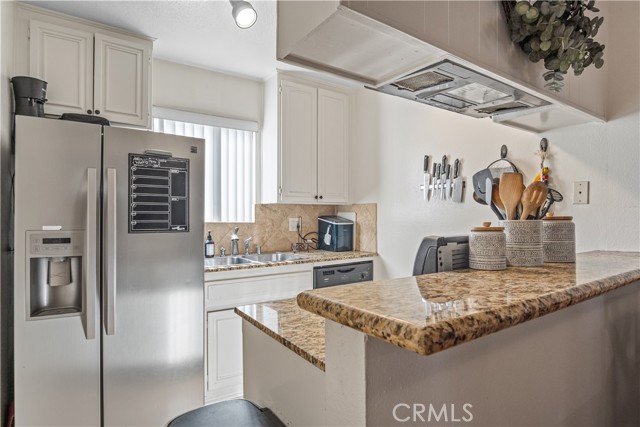 Kitchen/appliances included