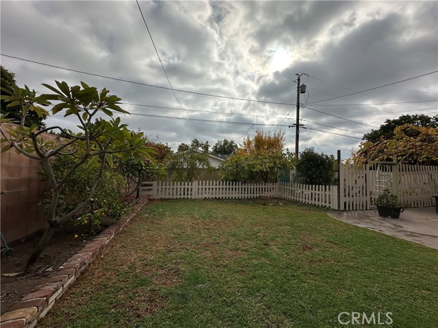 Detail Gallery Image 24 of 30 For 832 E Valencia Ave, Burbank,  CA 91501 - 4 Beds | 3 Baths