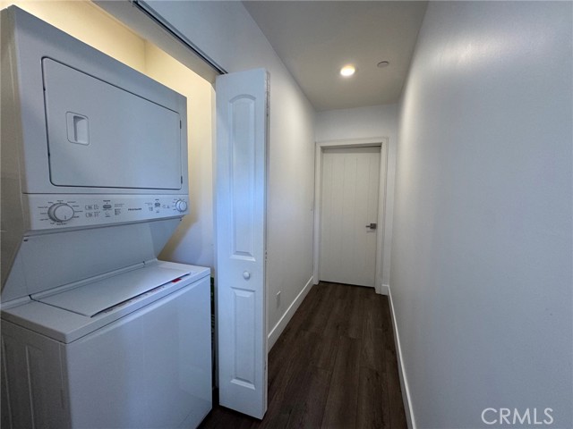 1737 1/2 Magnolia Avenue, Los Angeles CA: https://media.crmls.org/medias/b48039bb-e746-40ea-8506-141ef305b7ef.jpg