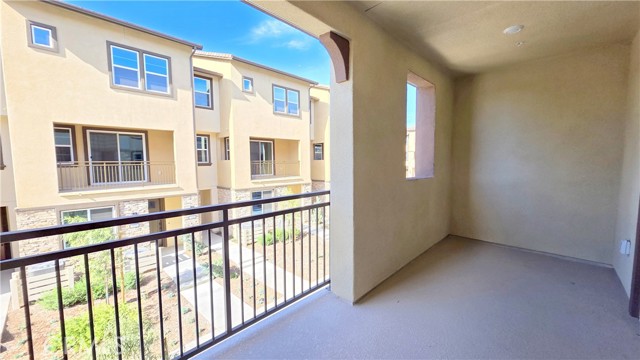 Detail Gallery Image 27 of 39 For 12951 Paradiso Dr #107,  Corona,  CA 92880 - 3 Beds | 3/1 Baths