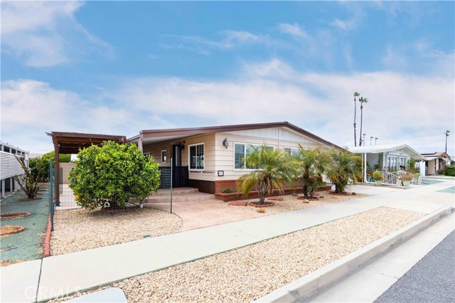 Detail Gallery Image 2 of 50 For 1035 S Palm Ave, Hemet,  CA 92543 - 2 Beds | 2 Baths