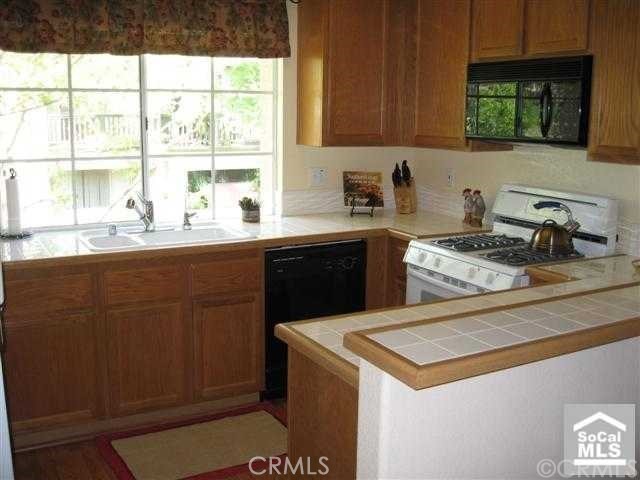 Detail Gallery Image 5 of 13 For 51 via Pausa, Rancho Santa Margarita,  CA 92688 - 2 Beds | 2 Baths