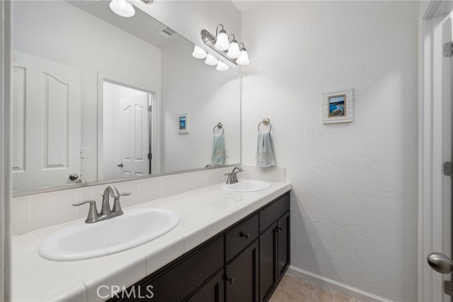 3771 Wrenwood Avenue, Clovis CA: https://media.crmls.org/medias/b482372e-e83e-403c-981f-8ed3dd37ddd3.jpg