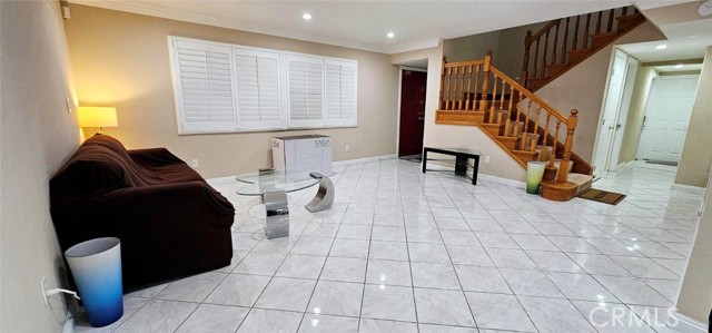 9715 Raven Circle, Fountain Valley CA: https://media.crmls.org/medias/b4823b51-94b9-48ef-b7f7-70a62c140dfa.jpg