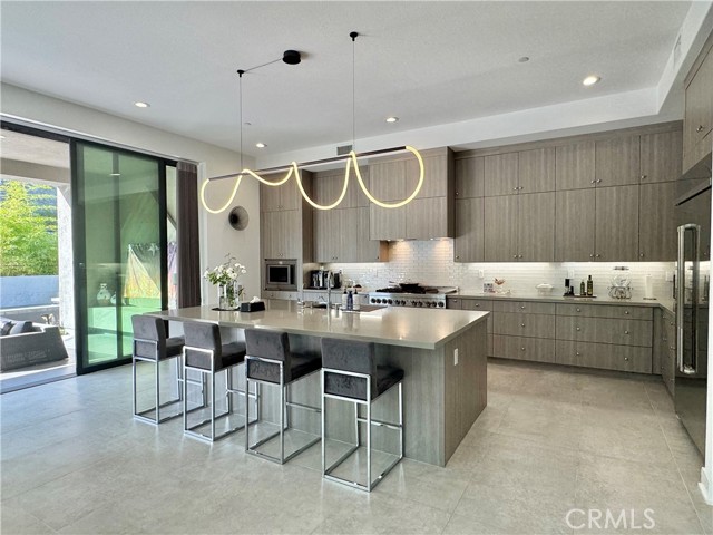 20401 W Aberdeen Lane, Porter Ranch CA: https://media.crmls.org/medias/b4836387-0d0c-4bef-b7d4-9fe4ea24bcc4.jpg