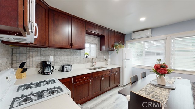 4848 117th St, Hawthorne CA: https://media.crmls.org/medias/b4836828-357e-46e3-ba6f-4008696c5a50.jpg